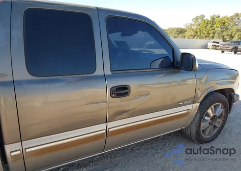 2001 Chevrolet Silverado 1500 Ls from USA, damaged, VIN 2GCEC19T011401814